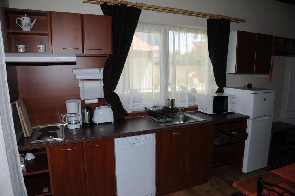 Arany Szolo Wellness Apartmanhaz Heviz Bilik gambar