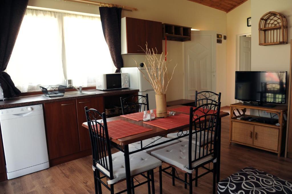 Arany Szolo Wellness Apartmanhaz Heviz Bilik gambar