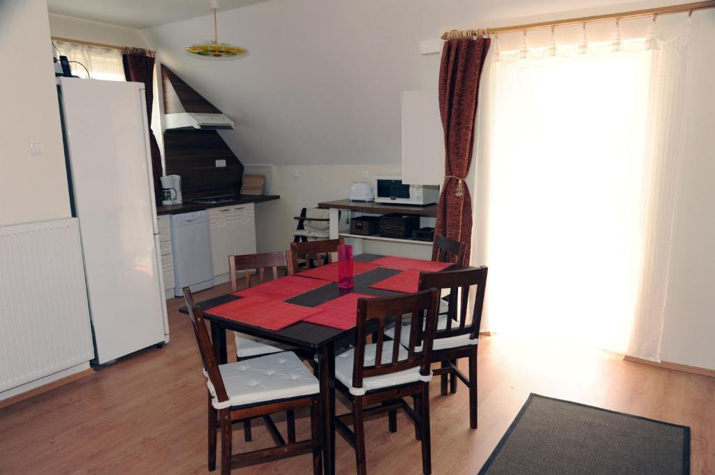Arany Szolo Wellness Apartmanhaz Heviz Bilik gambar