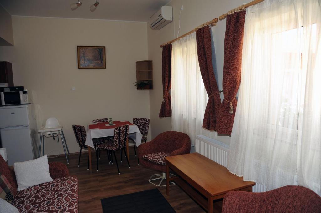 Arany Szolo Wellness Apartmanhaz Heviz Bilik gambar